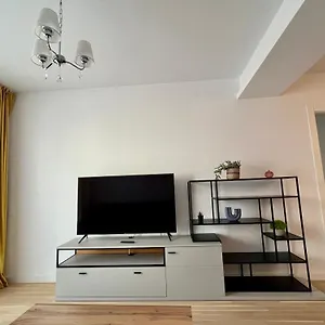 https://c-entral-apartment-bucharest.bucharesthotelsnow.com